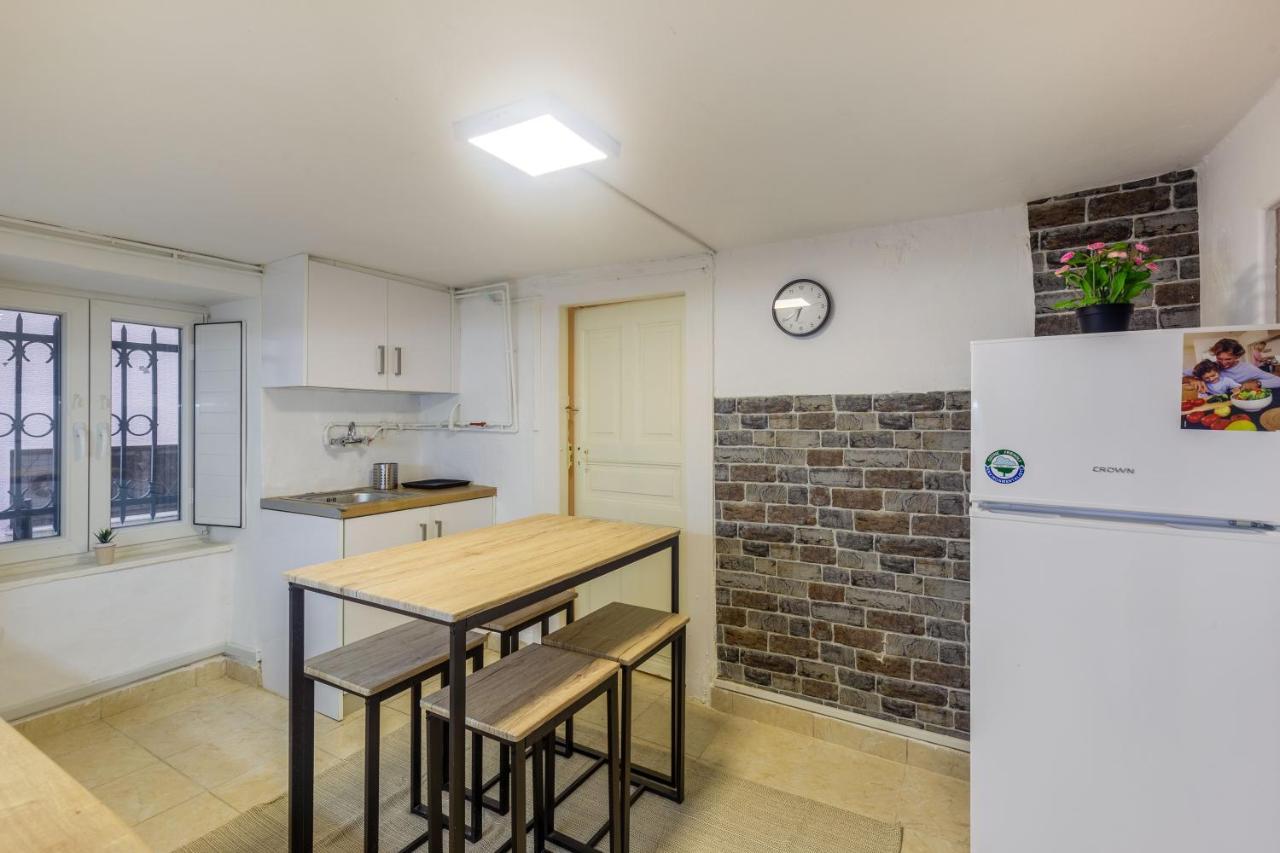 Charming Apartment In The Heart Of Plaka Athena Bagian luar foto